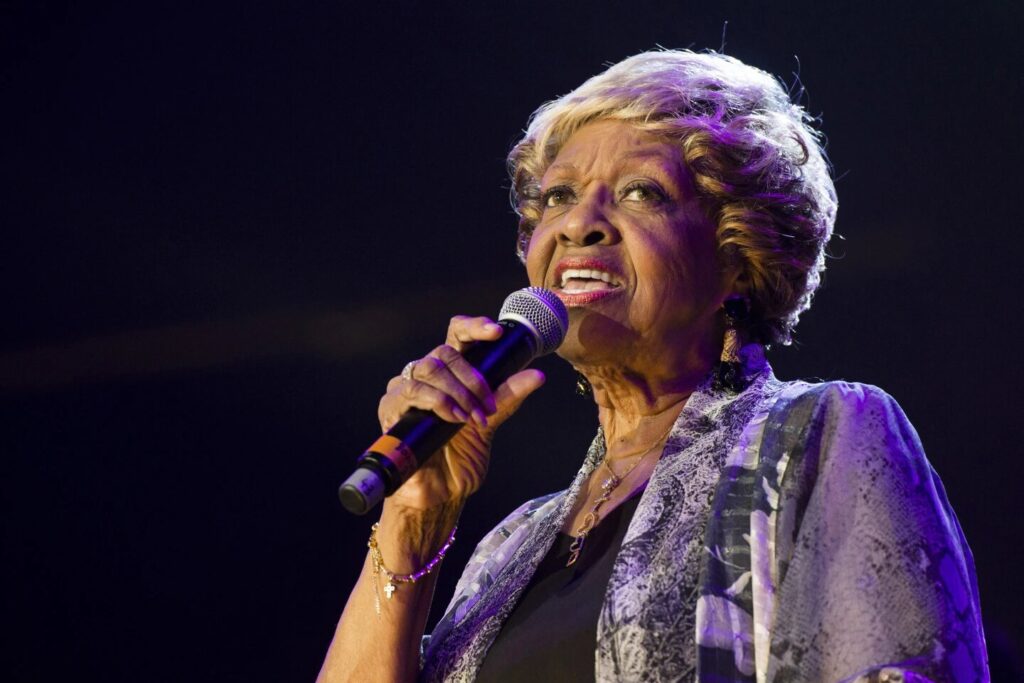 Together again ❤️ Rest in peace Cissy Houston 🕊️ pic.twitter.com/SbqI5IgUX6— Whitney Archive ♡ (@nippyfiles) October 7, 2024
