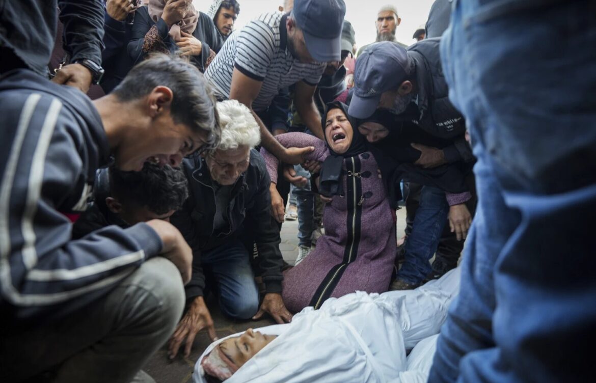 Ataque israelí en la Franja de Gaza deja al menos 88 muertos