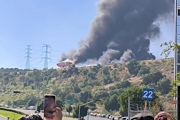 Explosión e incendio en autopista Chamapa-Lechería, en Atizapán, Edomex | Videos