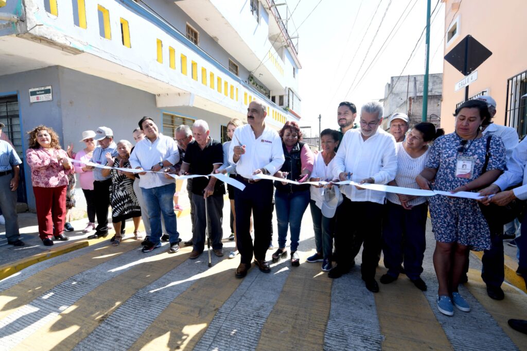 Parque Barranca Honda, un nuevo pulmón para Xalapa. Este predio, recientemente adquirido por esta administración, tiene como objetivo conservar la biodiversidad y el bosque mesófilo de montaña. Las y los invitamos a disfrutar de este espacio y a conectar con la naturaleza. pic.twitter.com/gaazHWuing— Ricardo Ahued Bardahuil (@ahuedricardo) November 14, 2024