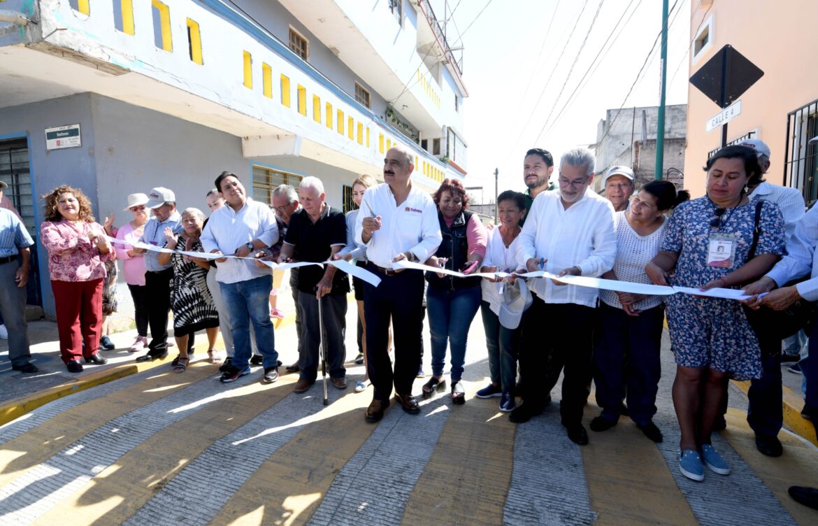 Entrega Ricardo Ahued obras de pavimentación en colonias de la periferia