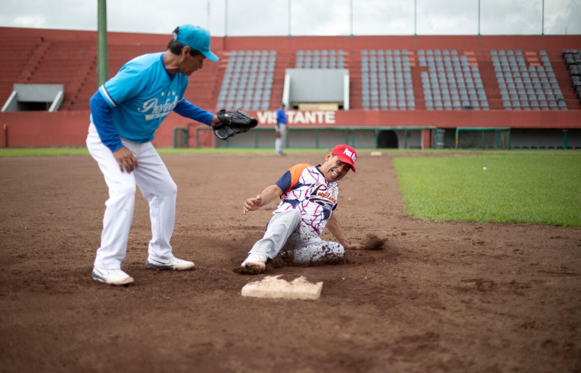 Invitan a Gran Master de Beisbol 60 años y más