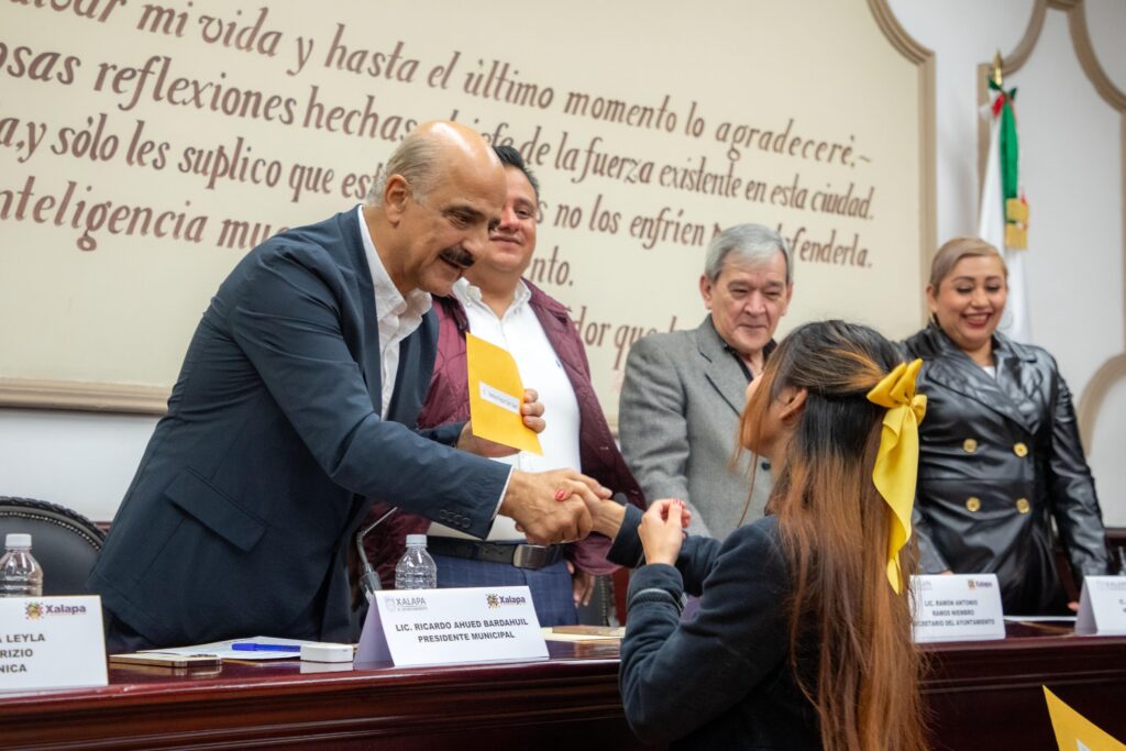 Invitamos a toda la ciudadanía xalapeña a disfrutar la visita y la música de tunas universitarias de Colombia. La entrada es gratuita. pic.twitter.com/hbtLxnbdWd— Ricardo Ahued Bardahuil (@ahuedricardo) November 22, 2024