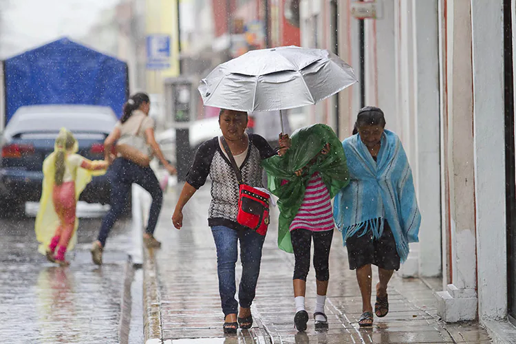 Frente frío 19 provocará fuertes lluvias en Quintana Roo y Yucatán