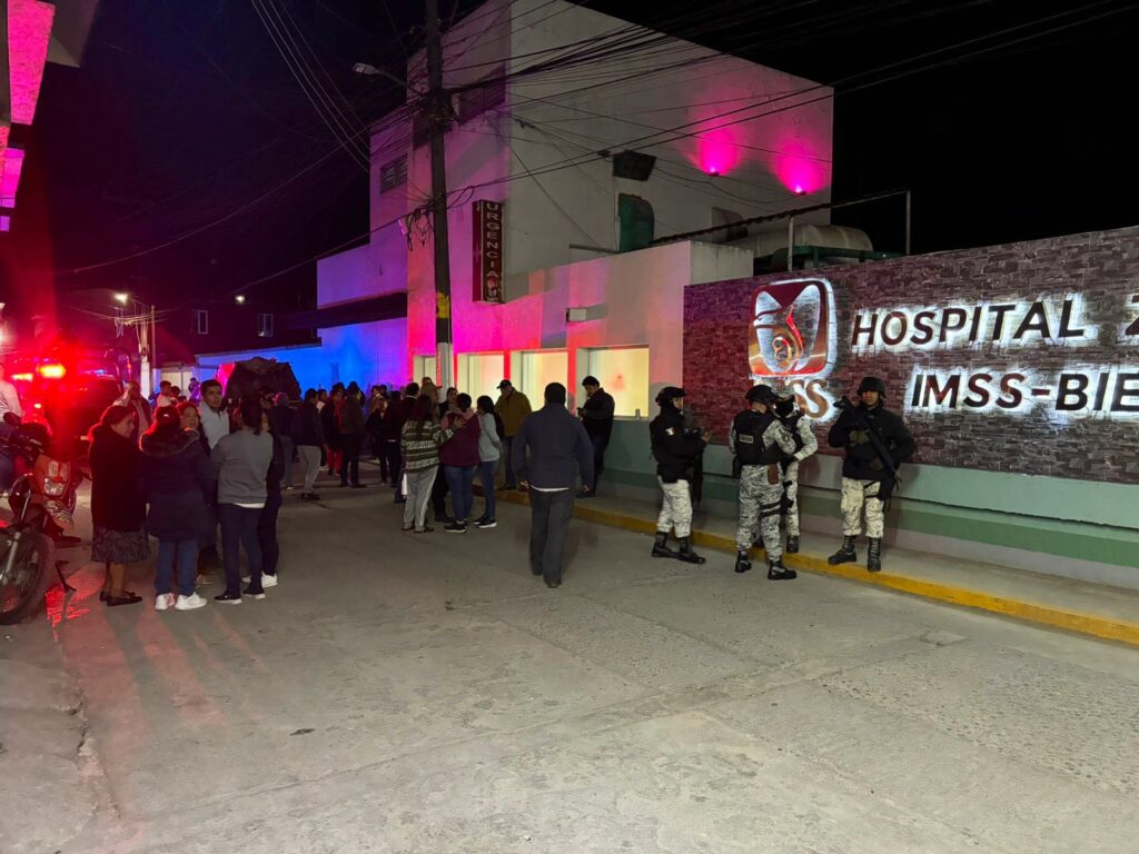 A bordo de una ambulancia delicado de salud, el diputado federal por Zongolica del @partidoverdemex Benito Aguas Atlahua fue trasladado al hospital de Orizaba, Veracruz custodiado por la policía pic.twitter.com/DZvpT9ZwwT— PEDRO MORALES LUIS (@PEDRO_REPORTERO) December 10, 2024