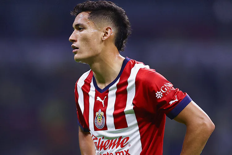 Chivas se niega a traspaso de Chiquete a Cruz Azul