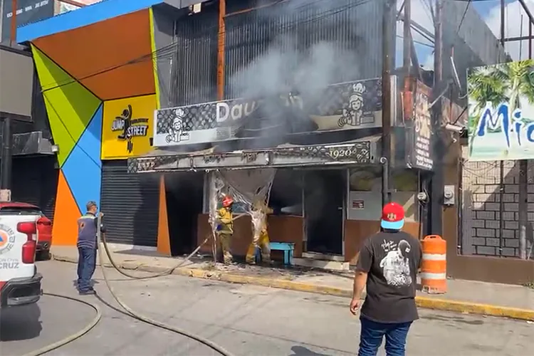 Por incendio en pastelería Dauzón de Poza Rica, procesan a tres presuntos criminales