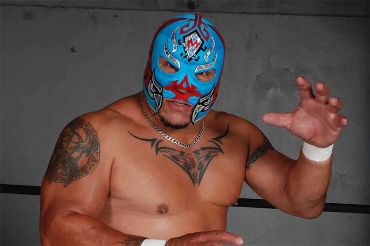 Muere Rey Misterio, leyenda de la lucha libre en México