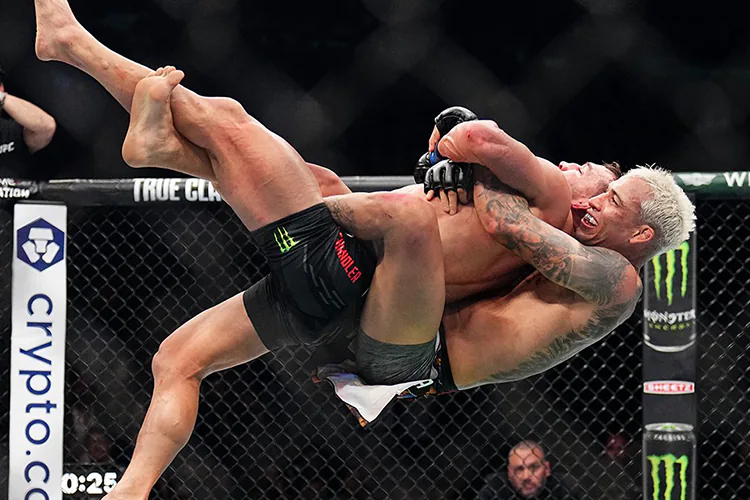 Oráculo de UFC: Tom Aspinall predice los campeones de 2025