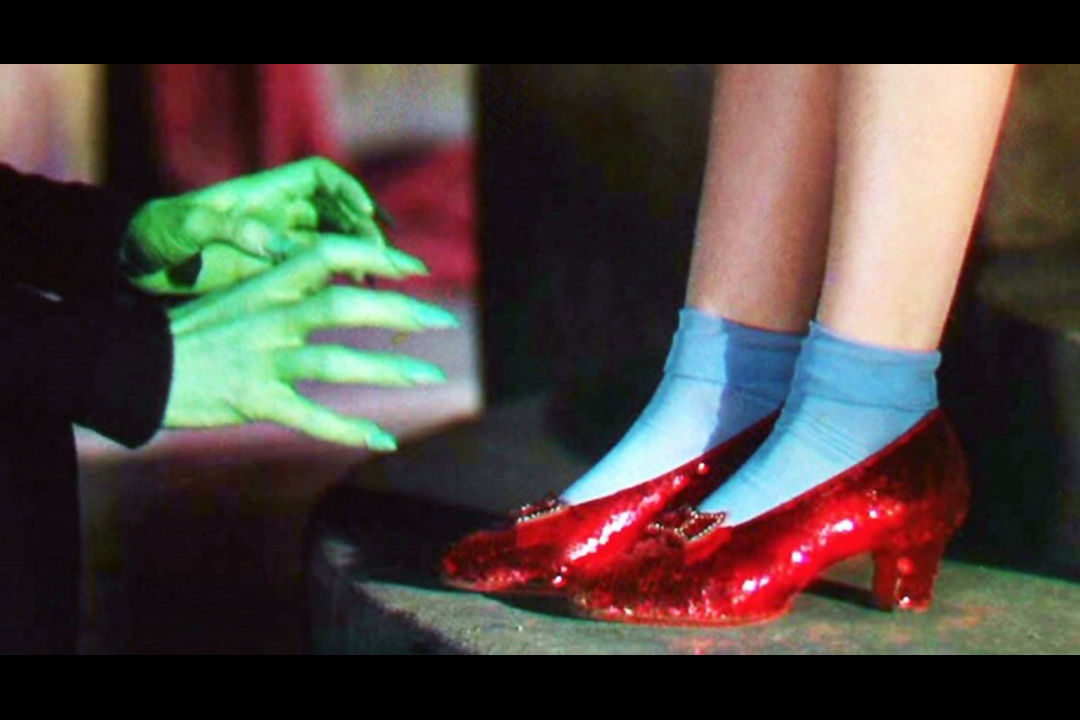 Las zapatillas de rubí de Judy Garland se subastan por 28 MDD