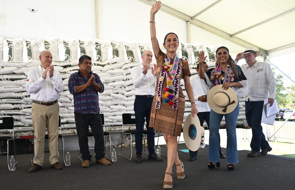 Sheinbaum pide a campesinos defender el fertilizante gratuito y sin intermediarios