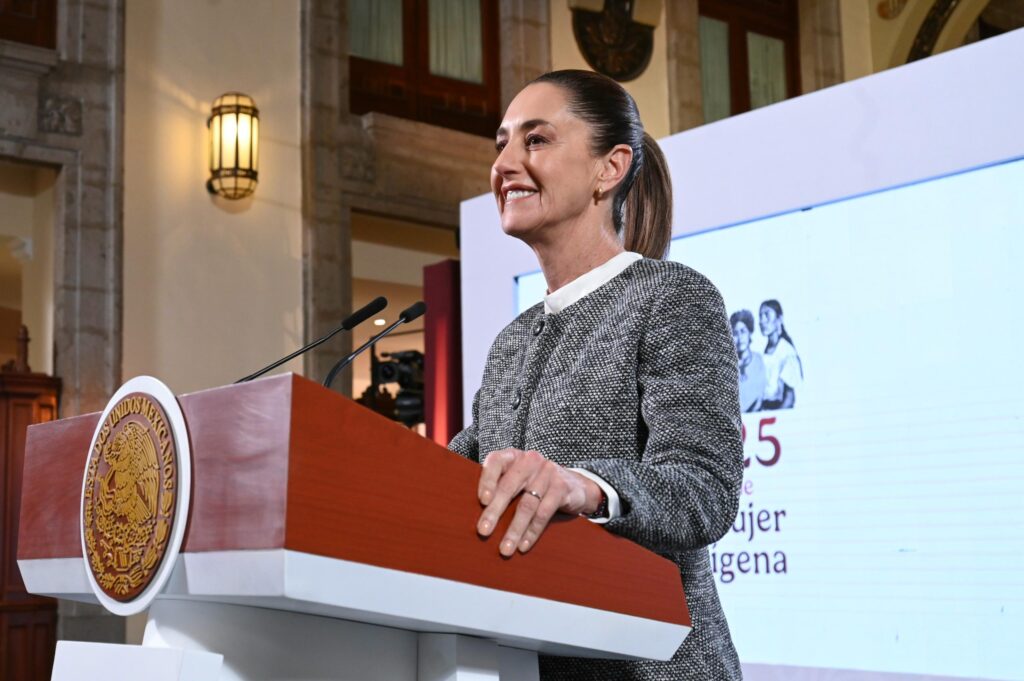 Presidenta Claudia Sheinabum presenta Olinia, primera armadora mexicana de mini vehiculos eléctricos desarrollados en México