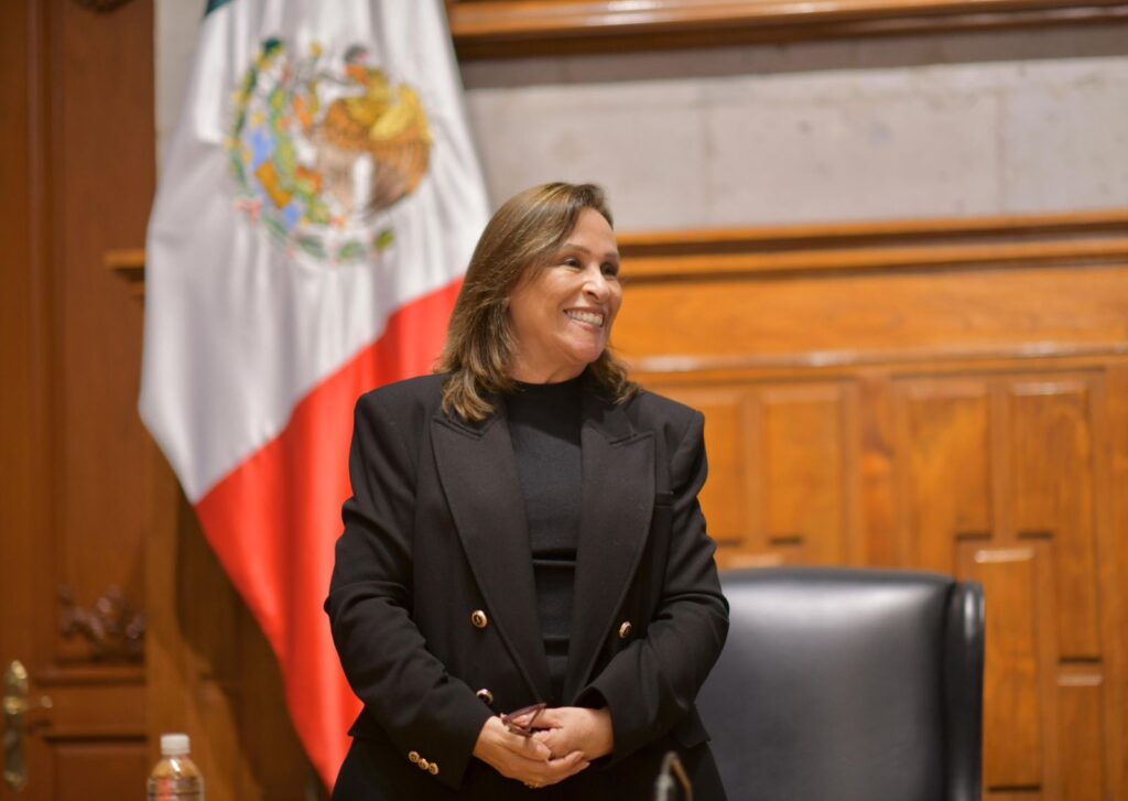 También lee: Presenta Sheinbaum Ley Nacional para Eliminar Trámites Burocráticos y Corrupción Ordenan liberar a Rosalinda González Valencia, esposa del “Mencho”, líder del CJNG Un avión de pasajeros se estrella con un helicóptero militar