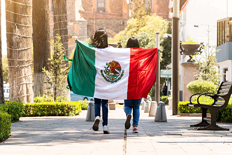 24 de febrero, Día de la Bandera de México: ¿Qué significan los colores del lábaro patrio?