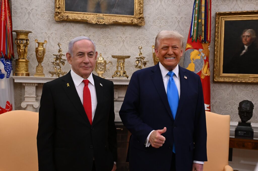 🚨 Trump firma orden para endurecer sanciones a Irán, diciendo: Están demasiado cerca de tener armas nuclearespic.twitter.com/jSqUzEb8I6— 🇪🇸Spain4Israel🇮🇱 עם ישראל חי (@Spain4Israel) February 4, 2025