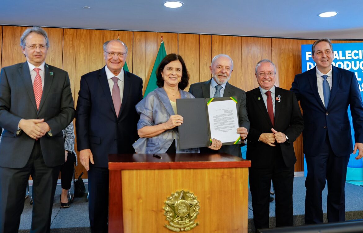 Brasil anuncia su primera vacuna contra el dengue; prevé 60 millones de dosis anuales para 2026