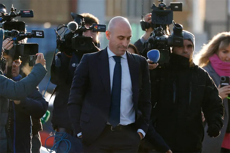 Luis Rubiales “está seguro” que Jenni Hermoso consintió el beso en el Mundial 2023