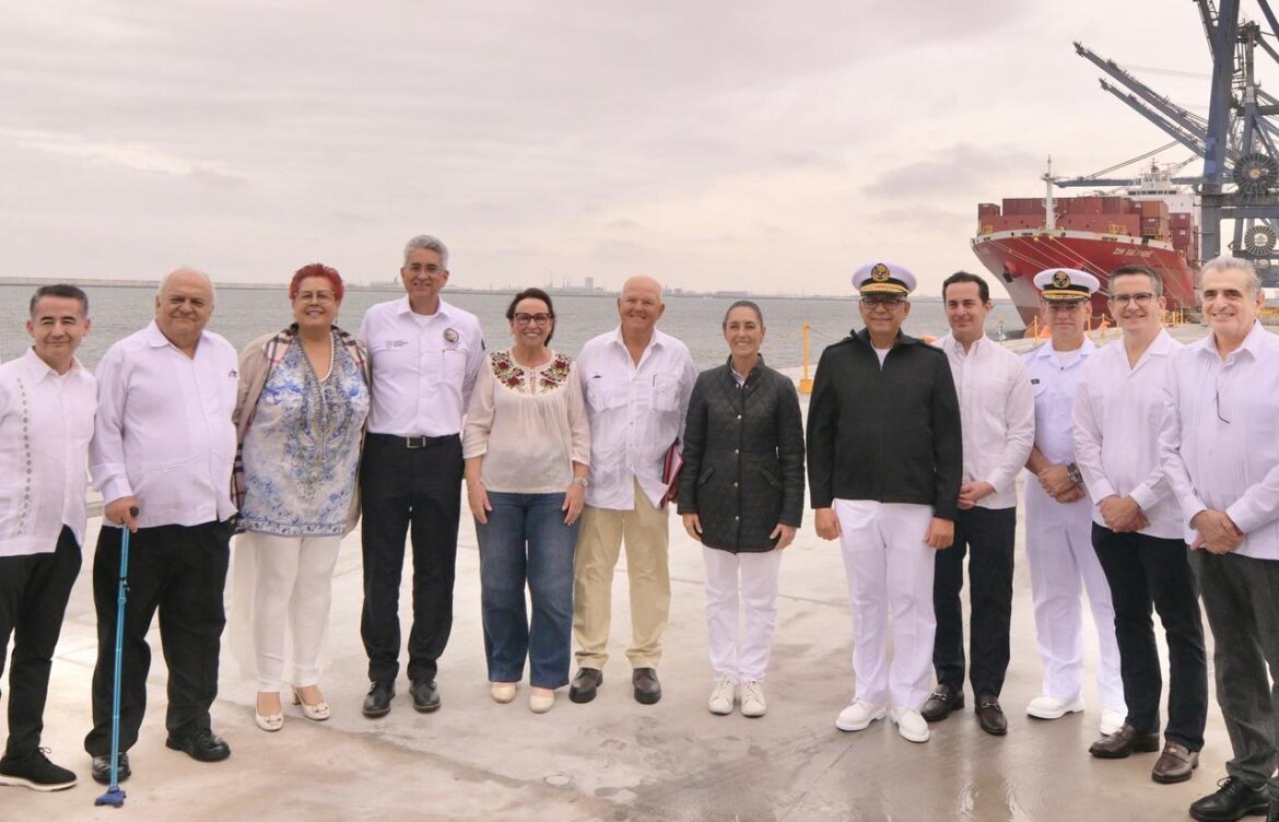 Claudia Sheinbaum y Rocío Nahle, supervisan infraestructura portuaria