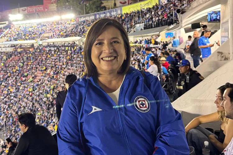 Xóchitl Gálvez reclama a Martín Anselmi por “dejar botado” al Cruz Azul