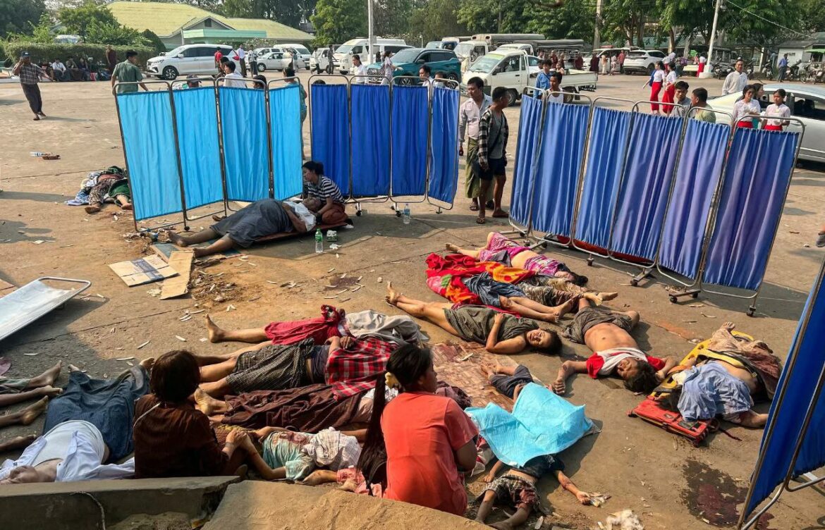 Casi 700 muertos y 1.600 heridos por terremoto de magnitud 7,7 en Birmania; réplicas y caos dificultan rescates