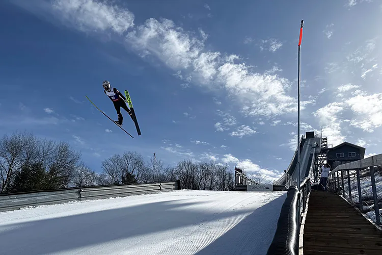 Noruega suspende personal por trampas en salto de esquí tras manipular trajes de atletas