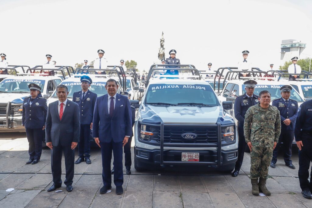 ¡Reconocemos y valoramos el esfuerzo de nuestras fuerzas policiales! 👮🏼♀️👮🏻♂️En el Marco del XXII Aniversario de la @CAuxiliarGobPue, anunciamos con orgullo:✅Incremento salarial del 15% por ciento.✅Programas sociales🫶🏼, de vivienda🏡 y de salud👨🏻⚕.Siguiendo el ejemplo del… pic.twitter.com/7zDd5NFXcz— Alejandro Armenta (@armentapuebla_) March 3, 2025