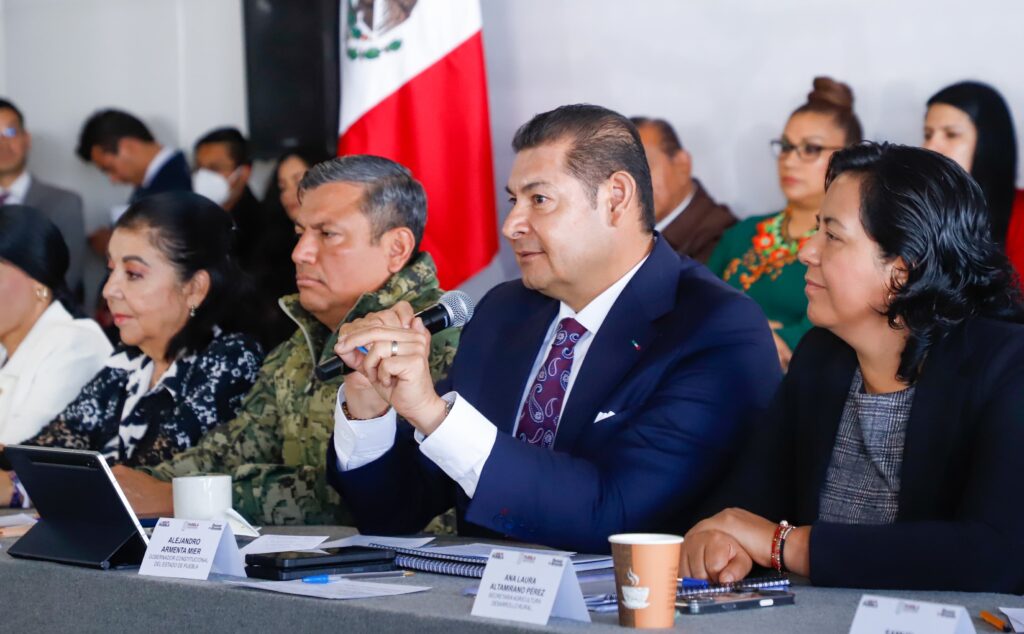 ¡Resultados históricos para el beneficio de las y los poblanos!☝🏼Cumplimos #100Días de gobierno e informamos puntualmente en la #MañaneraDePuebla📺📻📰 sobre las siguientes acciones:✅Proceso Electoral Extraordinario.🗳️✅Inversión histórica en el campo.🌱🚜✅Resultados en… pic.twitter.com/Kt8beoSWcK— Alejandro Armenta (@armentapuebla_) March 24, 2025