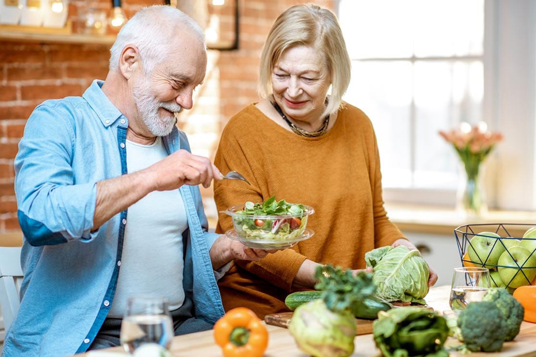 La dieta ideal para un envejecimiento saludable, según Harvard: 86% más de probabilidades de llegar a los 70 sin enfermedades crónicas