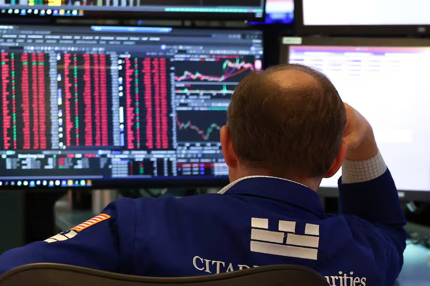 Mercados asiáticos colapsan tras aranceles de Trump: Temor a guerra comercial global