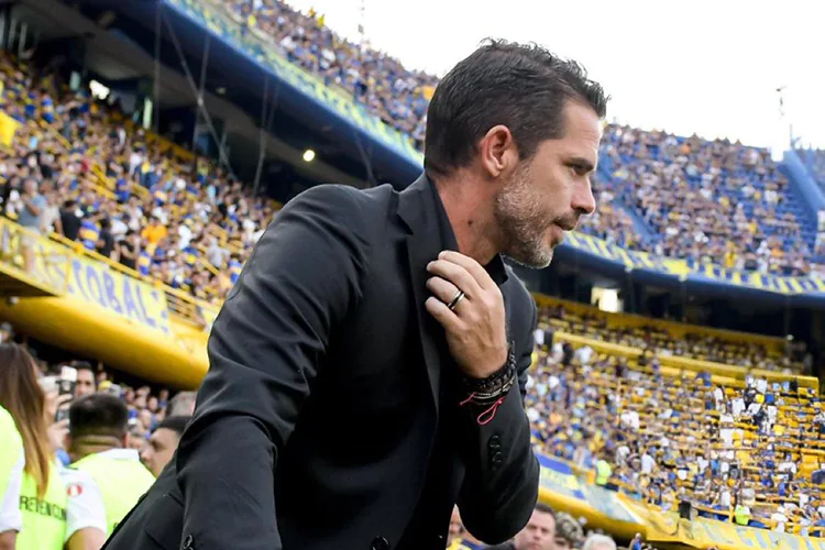 Tras cesar a Fernando Gago, Boca Juniors podría “bajarle” un DT a Cruz Azul