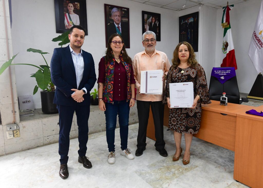 Al entregar la Cuenta Pública 2024, reiteramos que gobernar es servir y rendir cuentas con transparencia.En Xalapa, cada ingreso se canaliza con responsabilidad a obras, programas y servicios que más se necesitan, pues sabemos que la confianza ciudadana se construye con hechos. pic.twitter.com/6m8VrRWcYt— Alberto Islas Reyes (@IslasAlbertoR) April 24, 2025