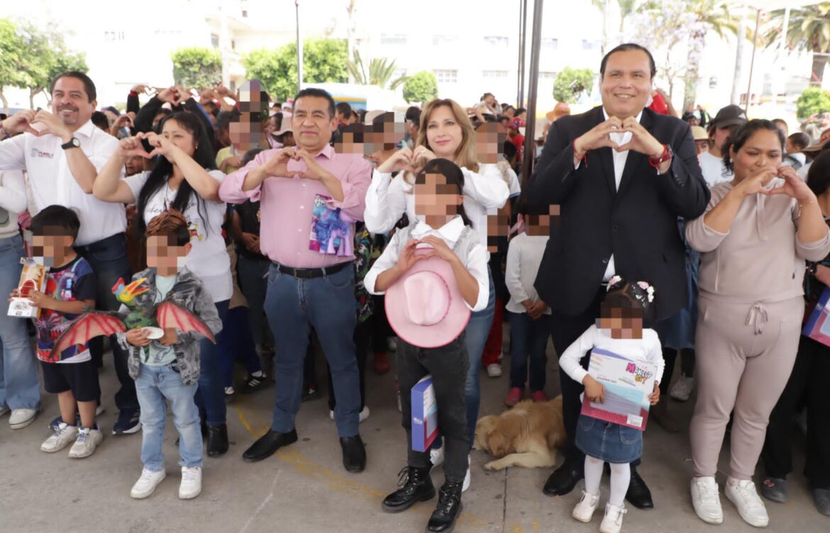 Ceci Arellano y Alejandro Armenta refuerzan apoyo a la niñez poblana con juguetes y actividades en su día
