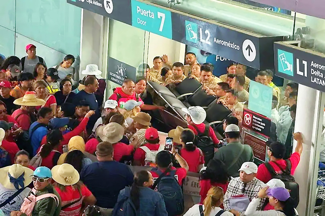 El gobierno federal suspendió operaciones aéreas en el AICM