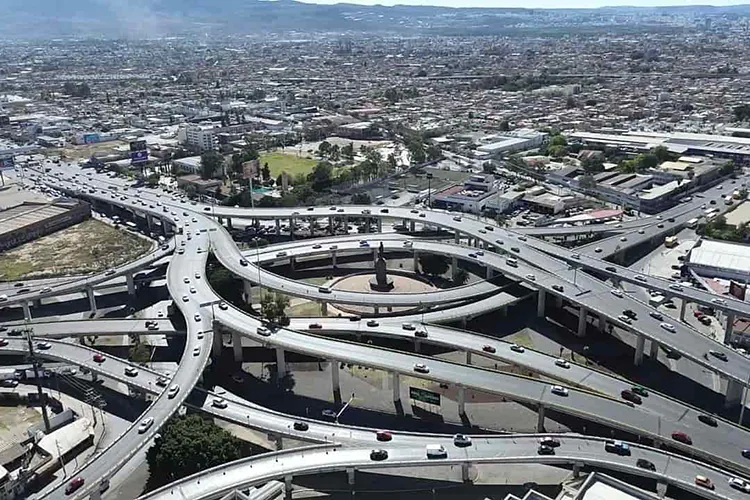 Gobierno de México destina más de 56 mil mdp a obras prioritarias en 2025: SICT
