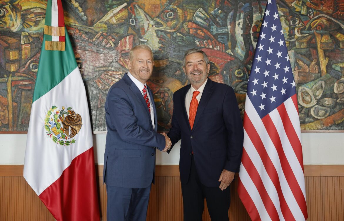 Ron Johnson y De la Fuente hacen mancuerna