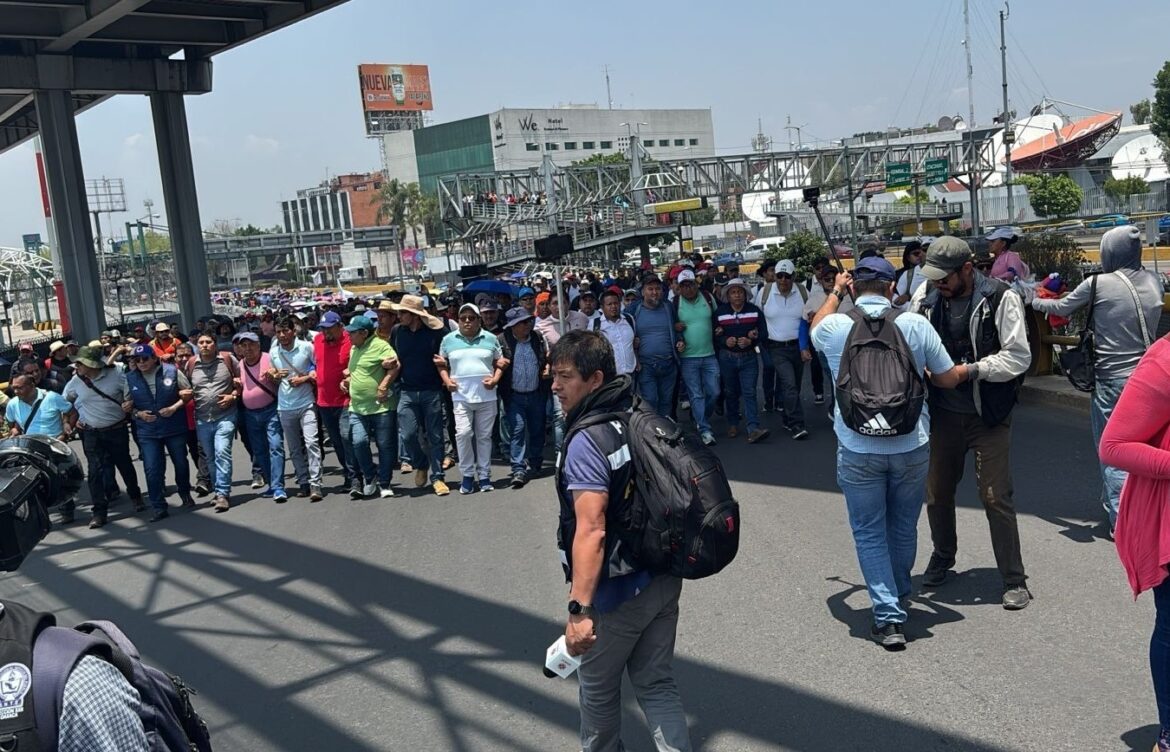 EUA alerta a sus ciudadanos por bloqueos en AICM