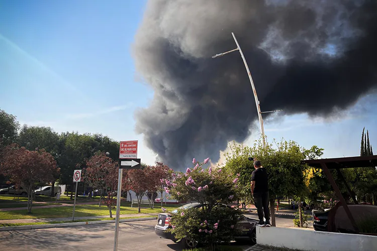 Incendio en Tlaquepaque: Hallan dos cuerpos calcinados tras siniestro en fábrica de aerosoles