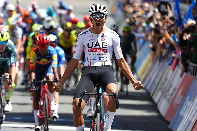 ¡Histórico! Isaac del Toro sube al podio en la etapa 7 del Giro de Italia 2025