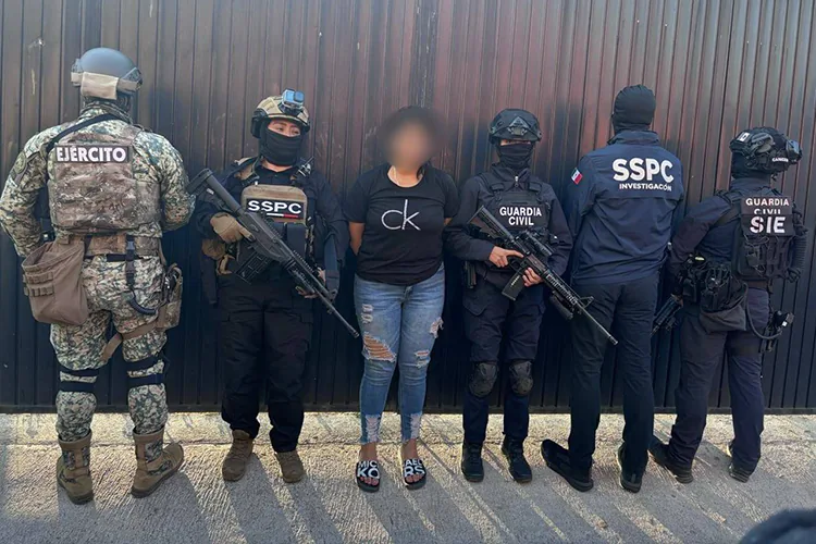 Sin disparos ni víctimas, detienen a “la Güera”, presunta operadora del CJNG en Michoacán