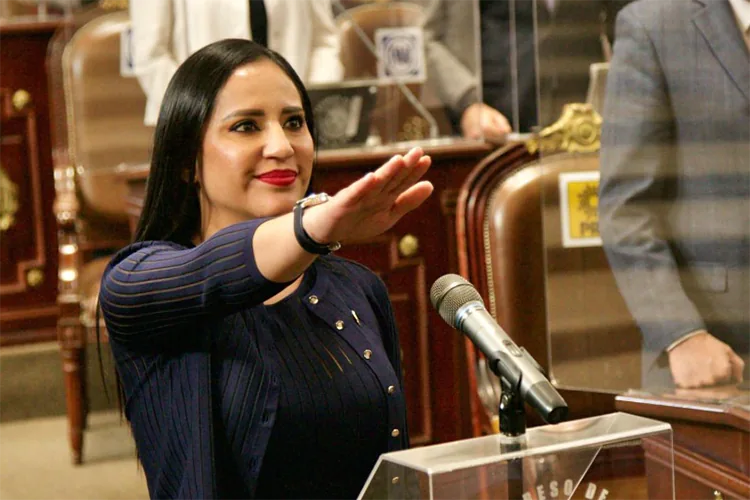 Sandra Cuevas se esfuma de las redes sociales en medio de acusaciones financieras