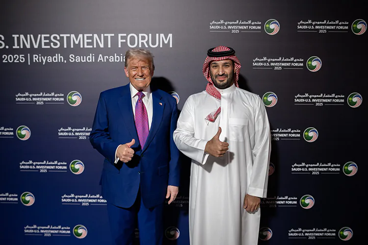 Donald Trump anuncia levantamiento total de sanciones contra Siria tras 14 años de conflicto