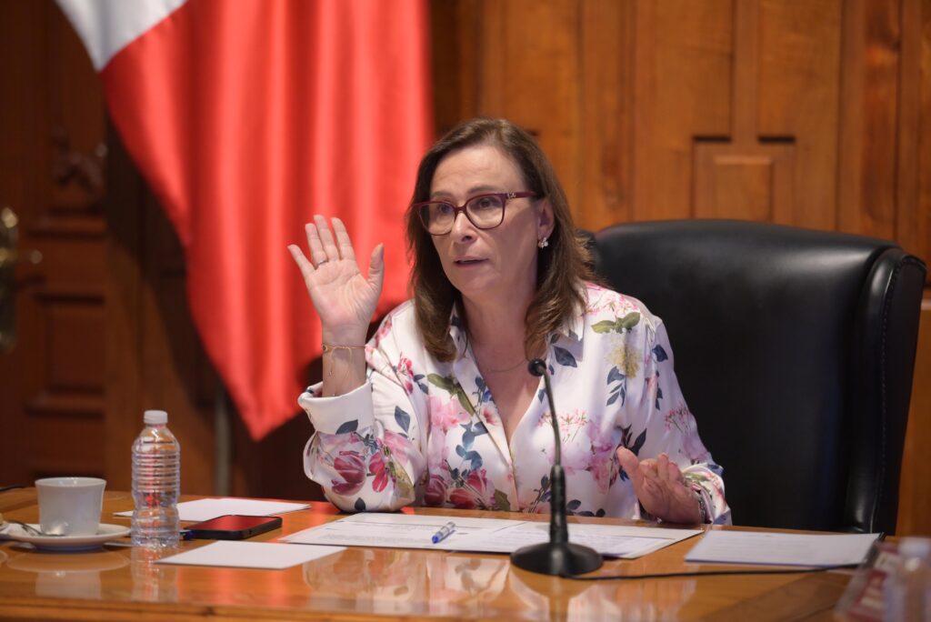 En Veracruz impulsamos el acceso a una vivienda digna y certeza legal para quienes luchan por su patrimonio. Hoy celebramos la 2ª Sesión Ordinaria del Consejo Directivo de INVIVIENDA, que sigue trabajando por la igualdad de oportunidades para las familias veracruzanas. pic.twitter.com/VrJtBQxCq2— Rocío Nahle (@rocionahle) May 20, 2025
