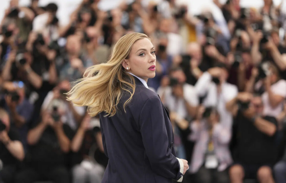 Scarlett Johansson triunfa en Cannes con su ópera prima