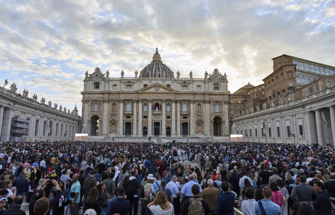 Humo negro: el Vaticano sigue sin papa