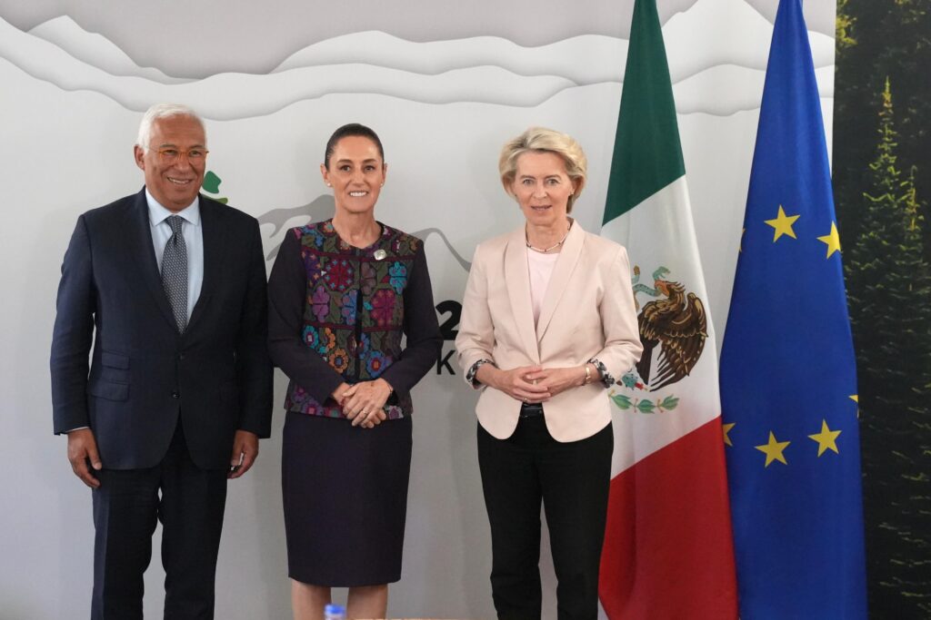 En el G7, nos reunimos con el presidente del Consejo Europeo, António Costa @eucopresident, y la presidenta de la Comisión Europea, @vonderleyen, para dialogar sobre la actualización de nuestro tratado comercial. La invité a visitar México. pic.twitter.com/6eKHcE8hjQ— Claudia Sheinbaum Pardo (@Claudiashein) June 17, 2025