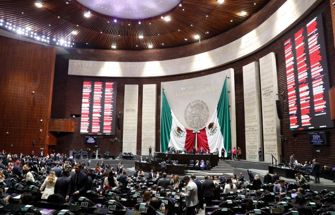 Cámara desaparece Coneval y traspasa funciones al INEGI