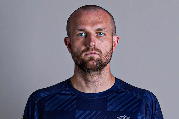 Christian Gray, defensa del Auckland y profesor, sorprende a Boca Juniors con gol histórico