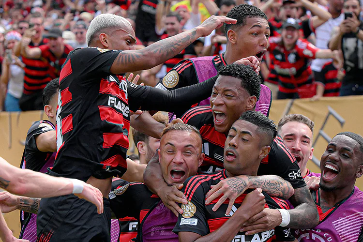 Flamengo remonta y derrota al Chelsea en el Mundial de Clubes; Jackson se lleva la roja