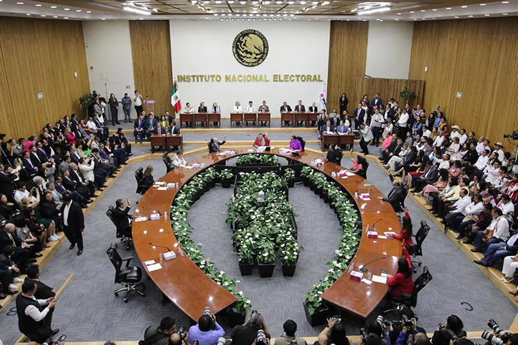 Claudia Sheinbaum descarta que reforma electoral reste autonomía al INE