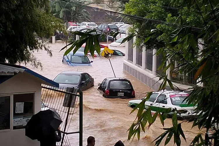 Ayuntamiento de Xalapa trabaja de tiempo completo en atención de contingencias: Alberto Islas